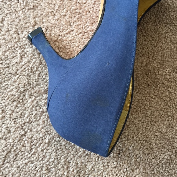 💙Enzo Angiolini Embroidered Pumps - Picture 8 of 8